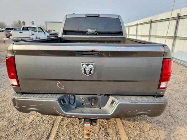 2013 RAM 1500 ST QUAD CAB 4X2