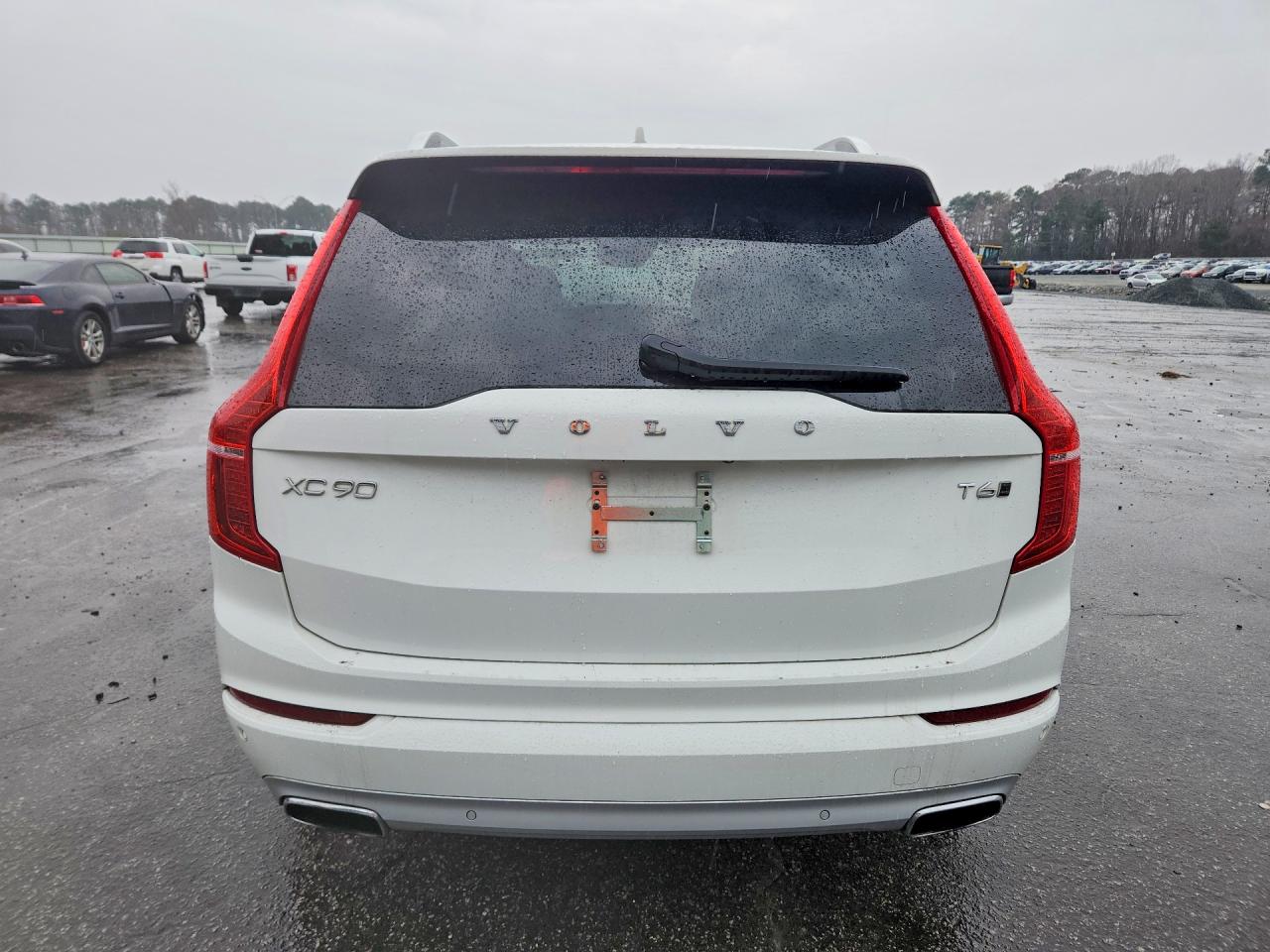 2019 VOLVO XC90 Momentum