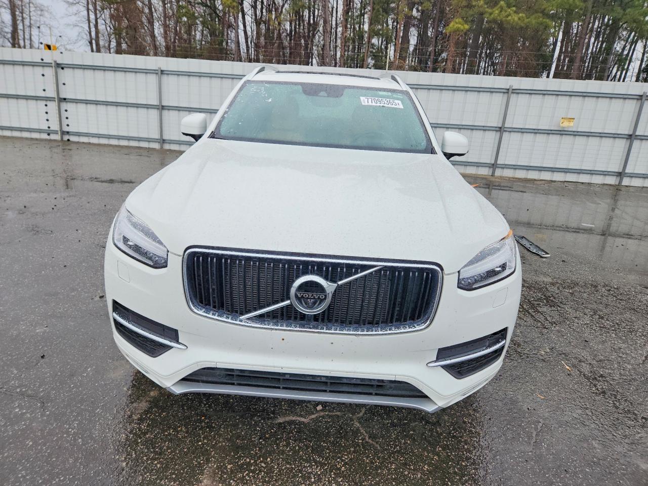 2019 VOLVO XC90 Momentum