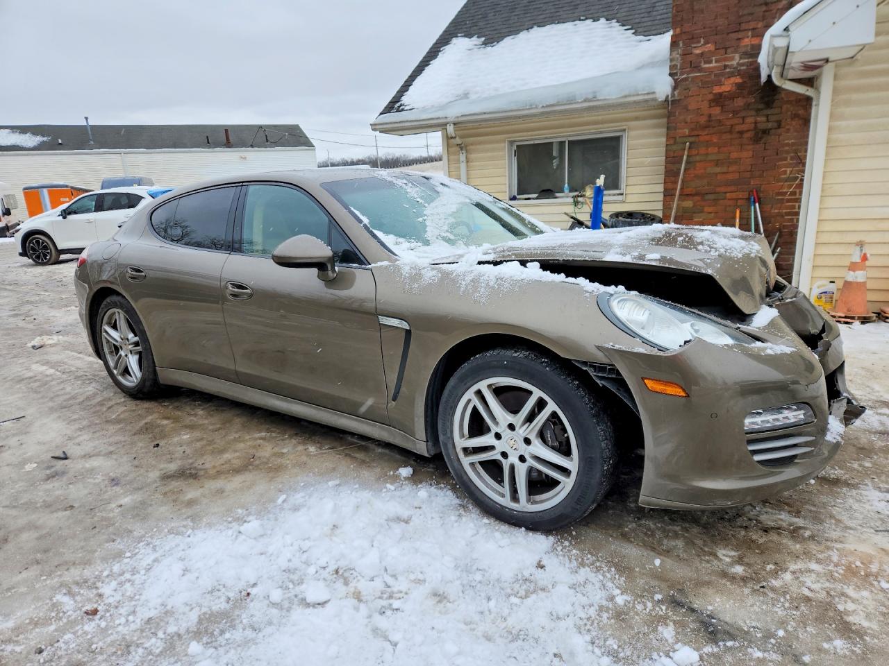 2013 PORSCHE PANAMERA Base (2WD), 4 (4WD)