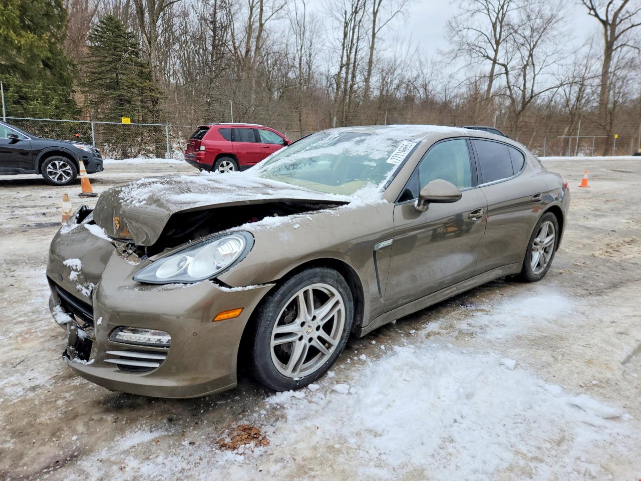 2013 PORSCHE PANAMERA Base (2WD), 4 (4WD)
