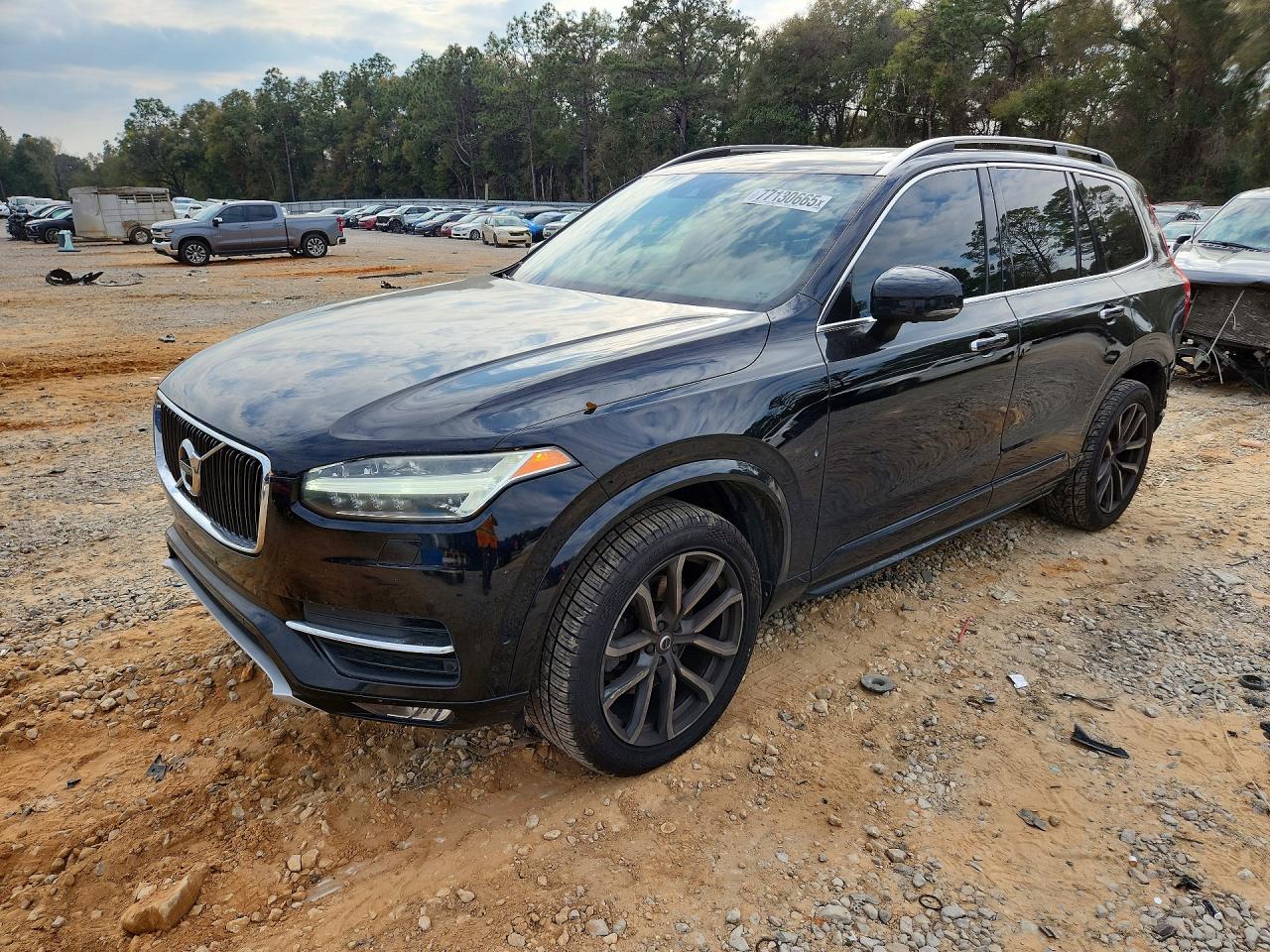 2017 VOLVO XC90 Momentum