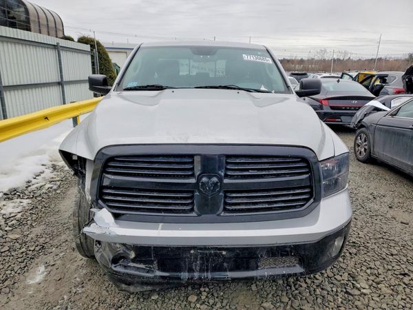 2014 RAM 1500 SLT