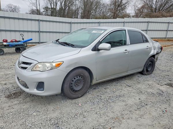 2013 TOYOTA COROLLA