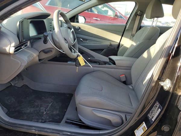 2024 HYUNDAI ELANTRA SE