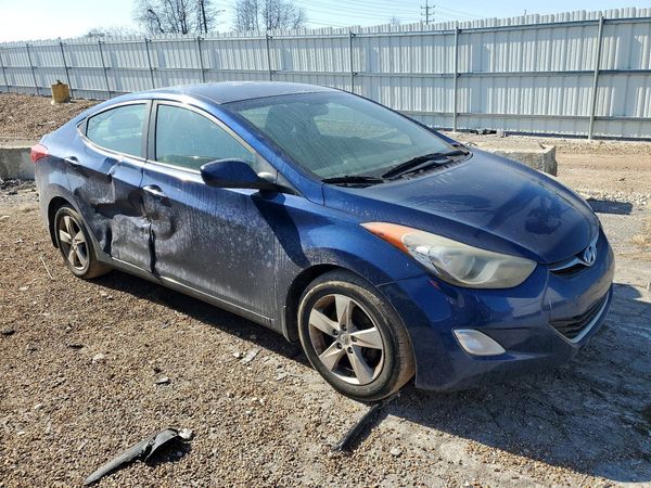 2013 HYUNDAI ELANTRA