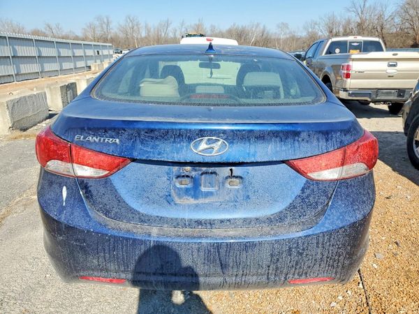 2013 HYUNDAI ELANTRA
