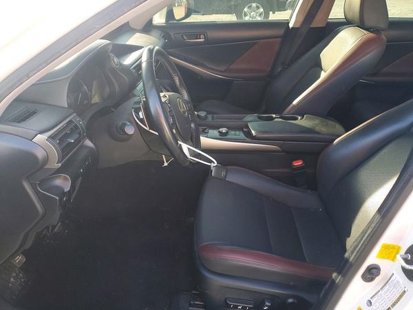 2018 LEXUS IS 300