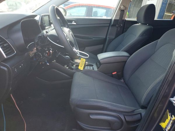 2021 HYUNDAI TUCSON SE