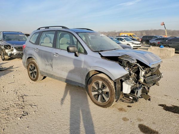 2018 SUBARU FORESTER Base P