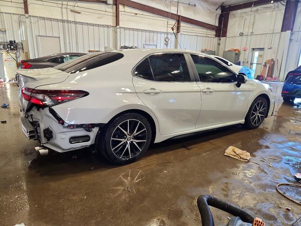 2022 TOYOTA CAMRY
