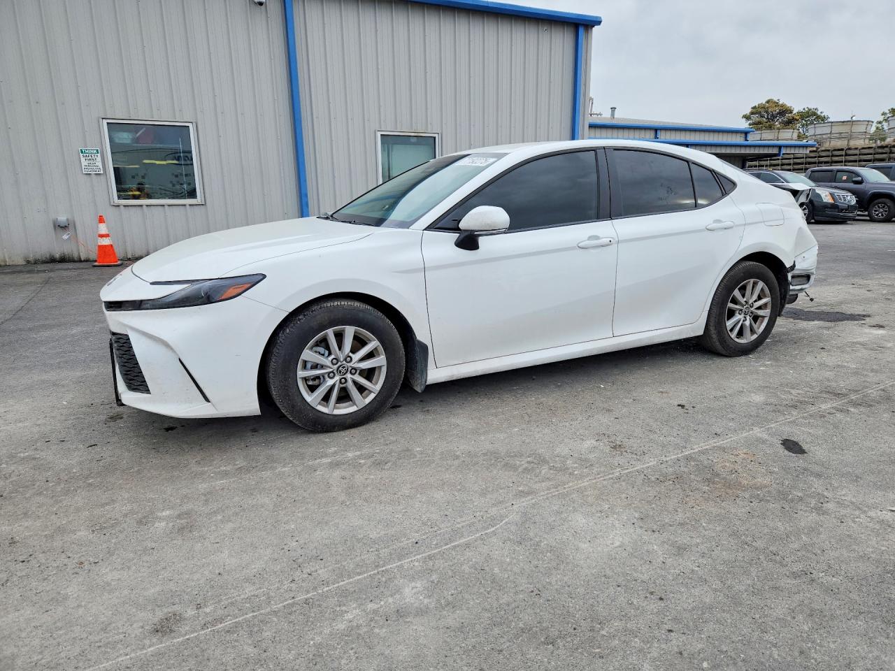 2025 TOYOTA CAMRY — Front 3/4