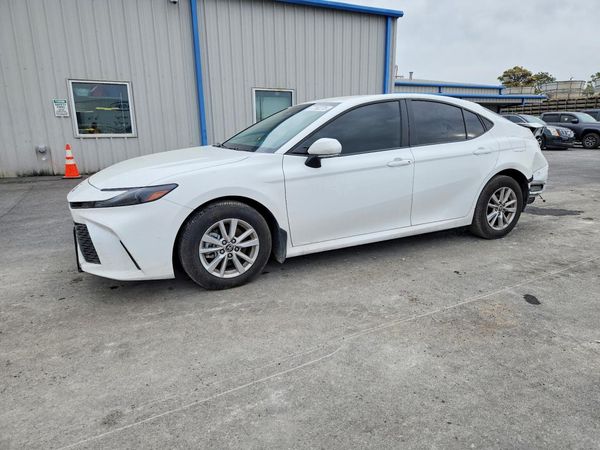 2025 TOYOTA CAMRY — Front 3/4
