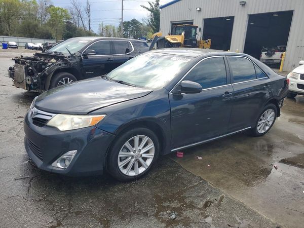 2012 TOYOTA CAMRY — Front 3/4