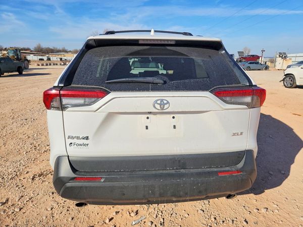 2024 TOYOTA RAV4 XLE