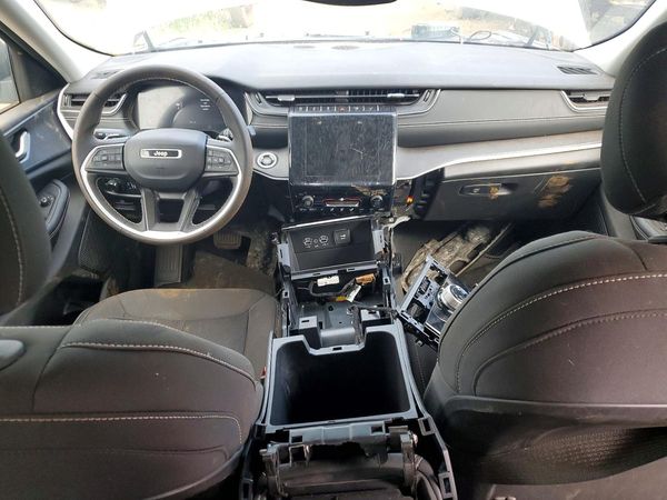 2023 JEEP GRAND CHEROKEE LAREDO 4X4