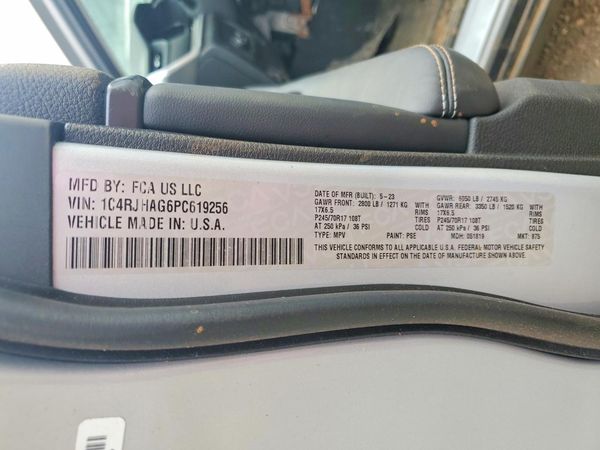 2023 JEEP GRAND CHEROKEE LAREDO 4X4