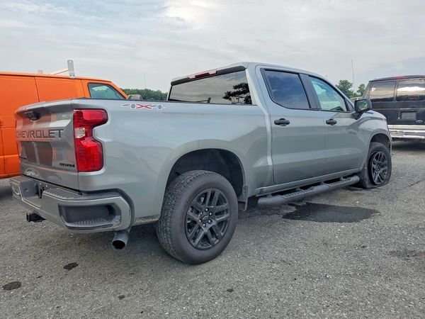 2026 CHEVROLET SILVERADO Custom