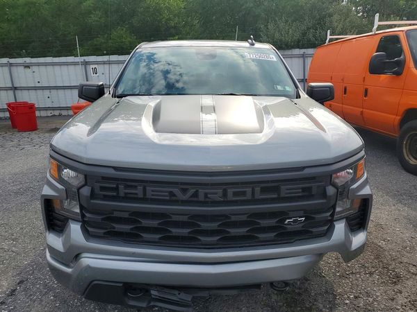 2026 CHEVROLET SILVERADO Custom