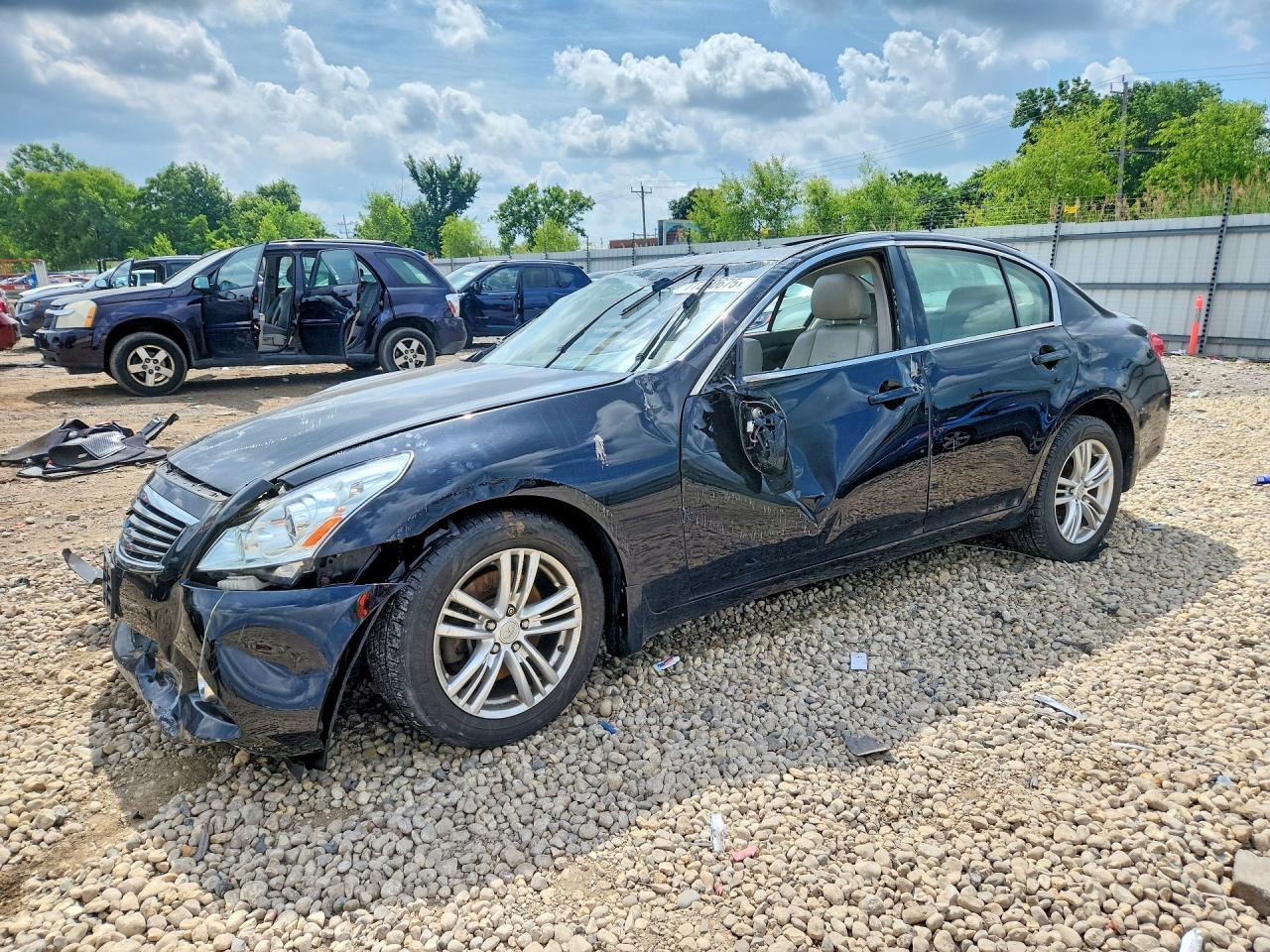 2013 INFINITI G37