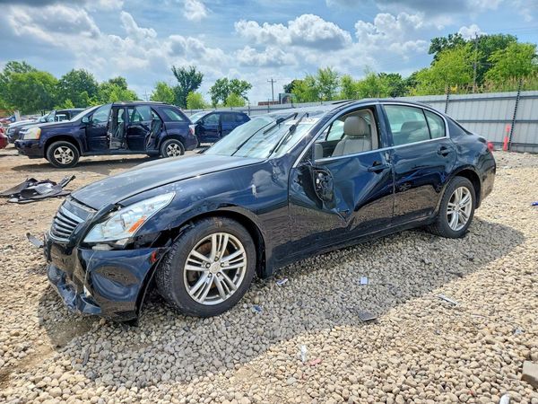 2013 INFINITI G37
