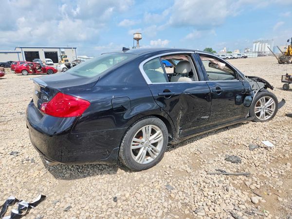 2013 INFINITI G37