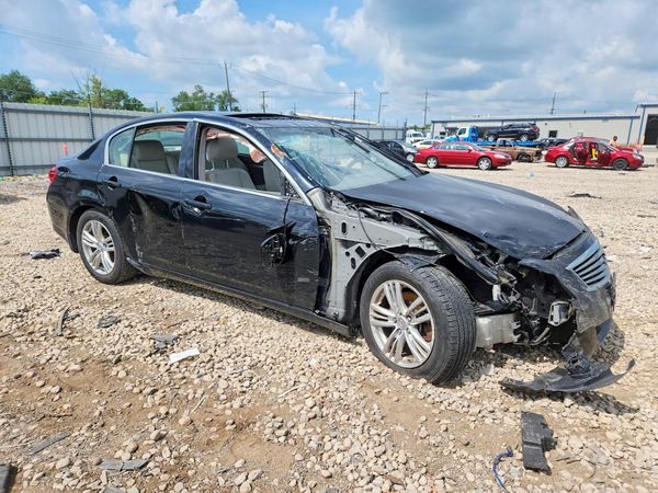 2013 INFINITI G37