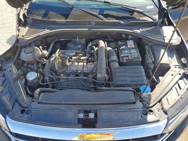 2020 VOLKSWAGEN JETTA S, SE, R-Line — Engine bay