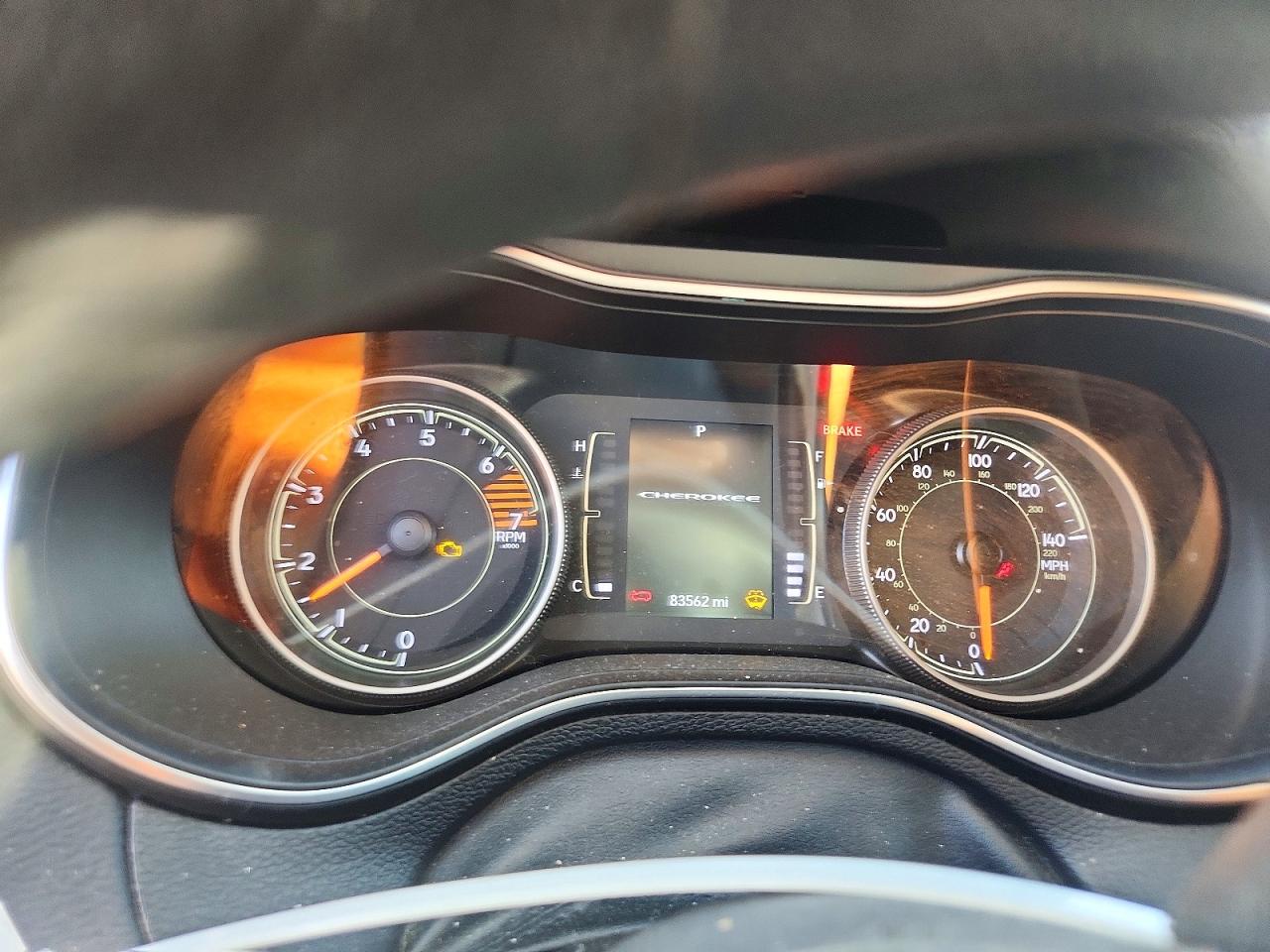 2019 JEEP CHEROKEE LATITUDE FWD
