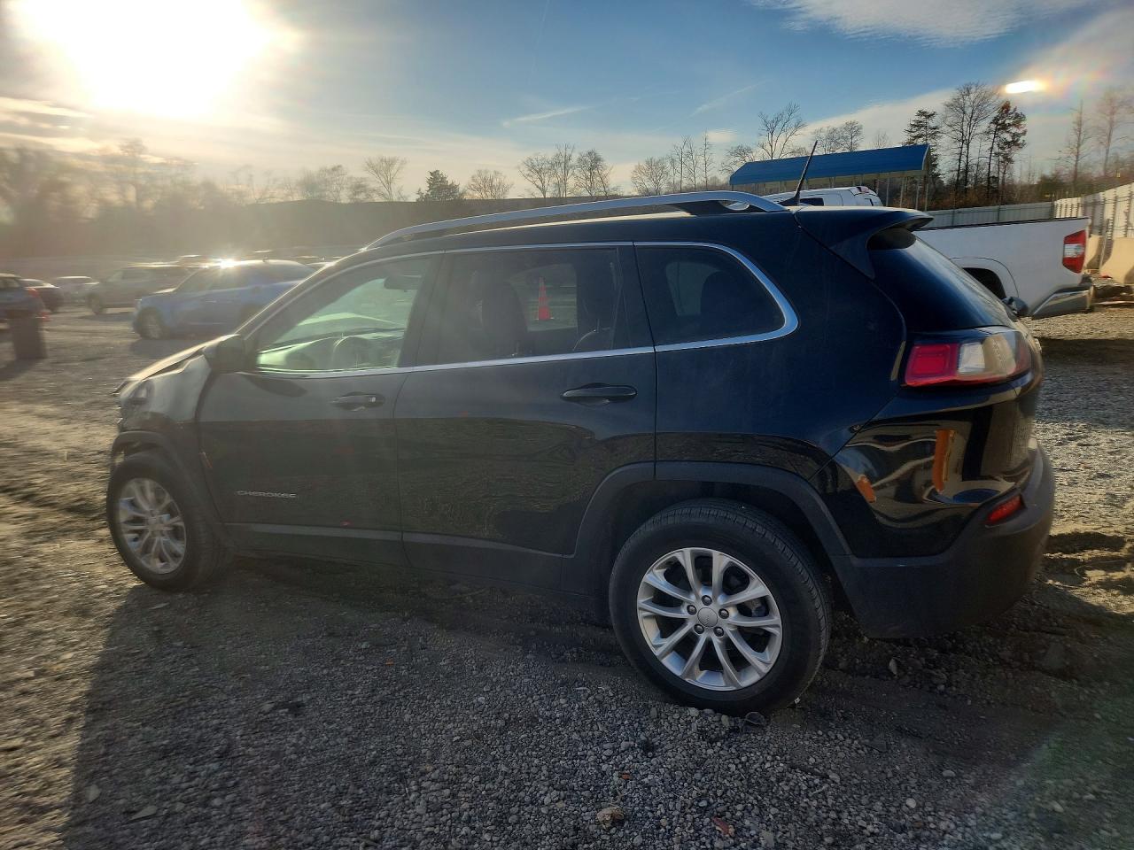 2019 JEEP CHEROKEE LATITUDE FWD