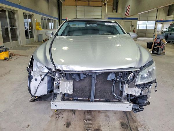 2013 LEXUS LS