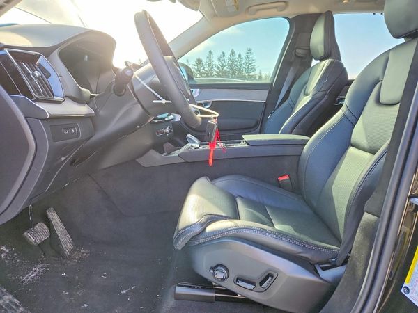2026 VOLVO XC90 Ultra Dark