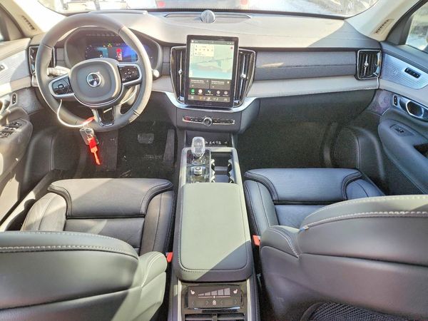 2026 VOLVO XC90 Ultra Dark
