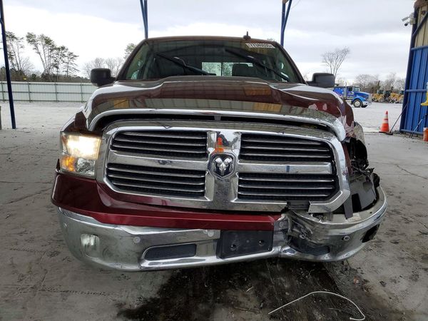 2018 RAM 1500 SLT CREW CAB 4X2