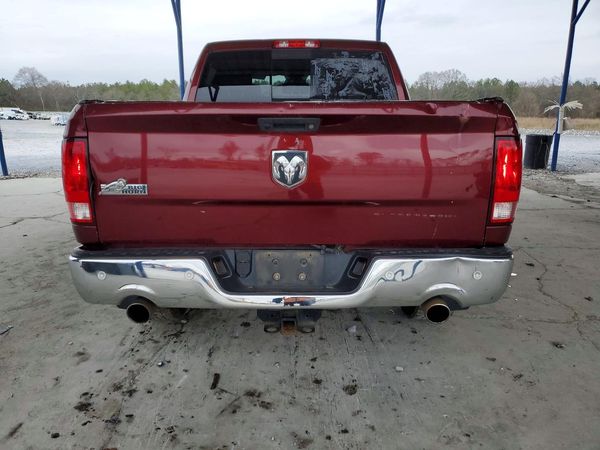 2018 RAM 1500 SLT CREW CAB 4X2