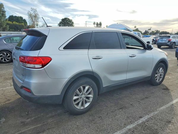 2016 KIA SORENTO L / LX