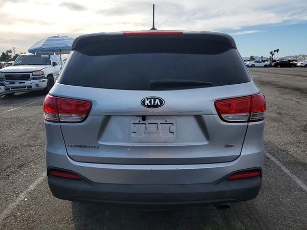 2016 KIA SORENTO L / LX