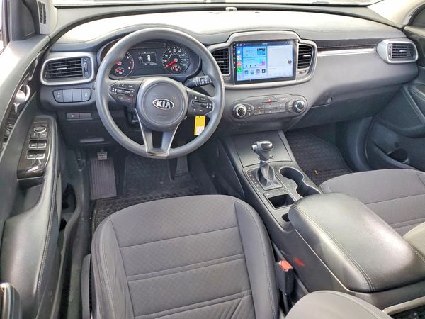 2016 KIA SORENTO L / LX