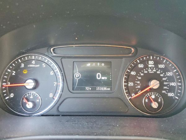 2016 KIA SORENTO L / LX