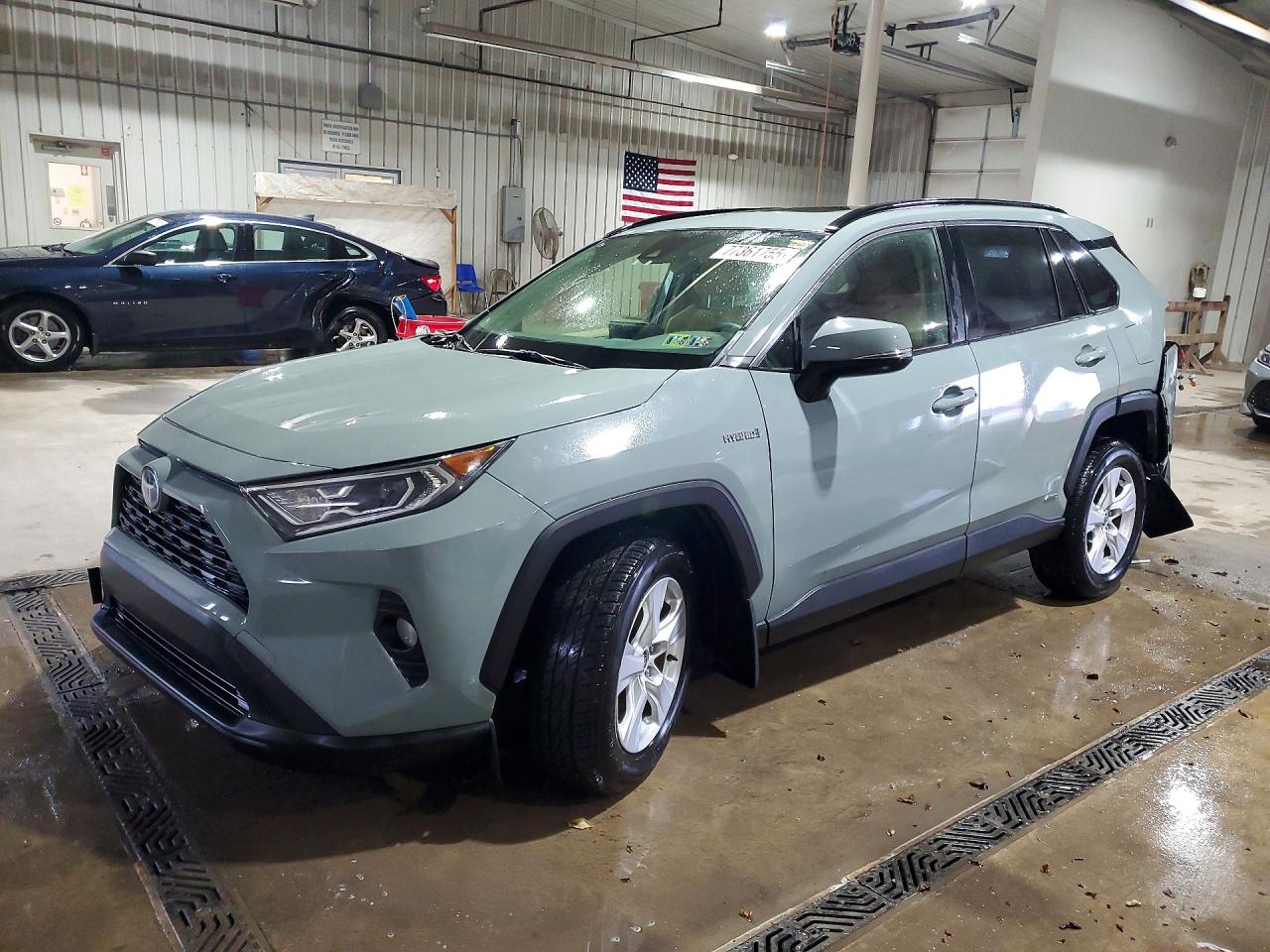 2021 TOYOTA RAV4 XLE HV