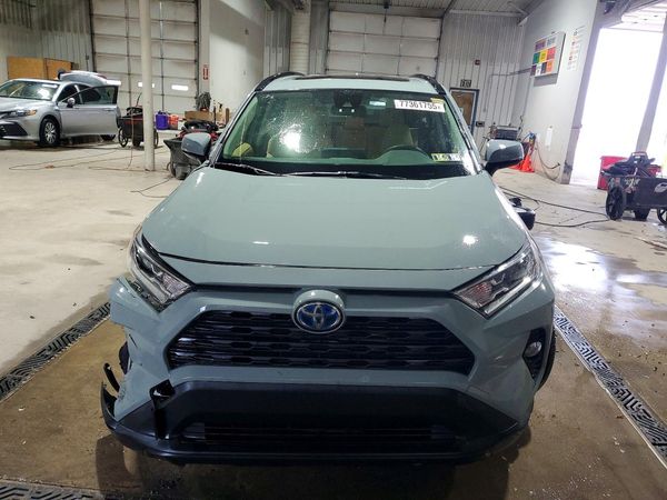 2021 TOYOTA RAV4 XLE HV