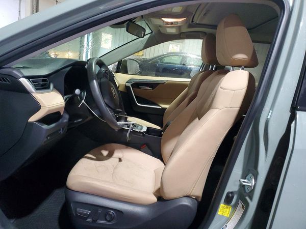 2021 TOYOTA RAV4 XLE HV