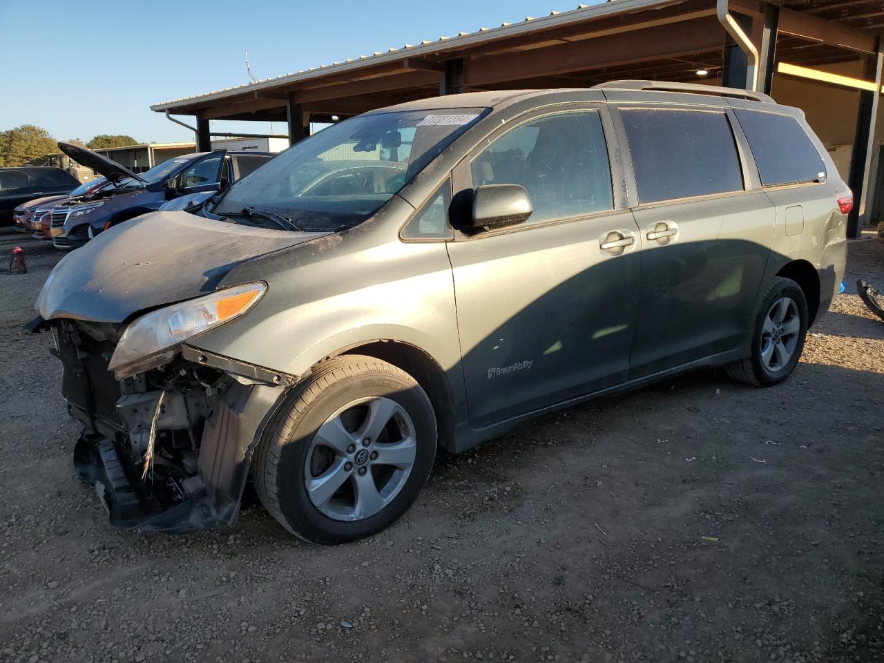 2018 TOYOTA SIENNA
