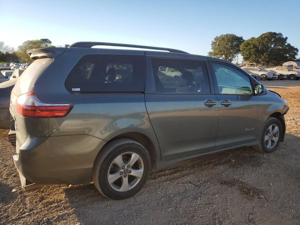 2018 TOYOTA SIENNA