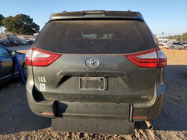 2018 TOYOTA SIENNA