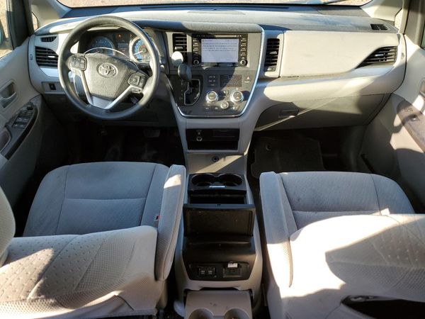 2018 TOYOTA SIENNA