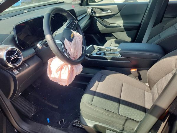 2026 CHEVROLET EQUINOX 1LT — DENT