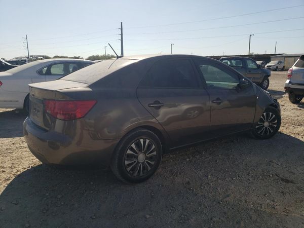 2013 KIA FORTE