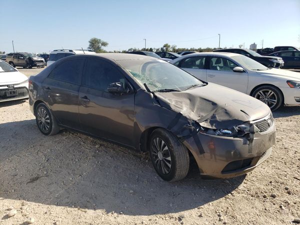 2013 KIA FORTE