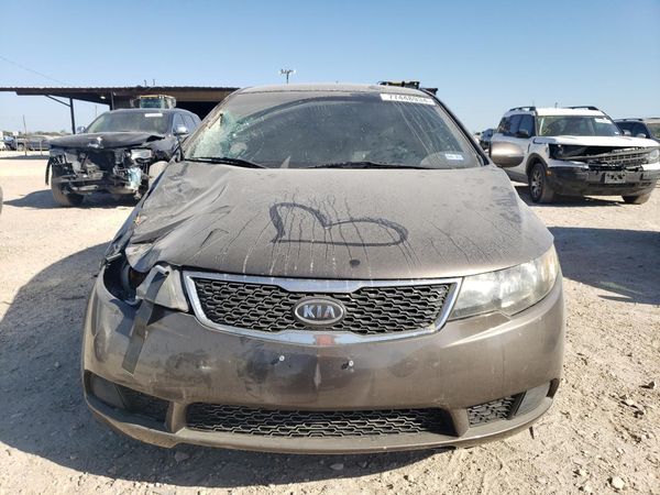 2013 KIA FORTE